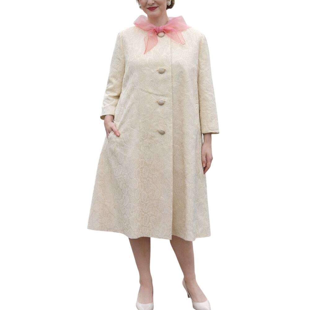 Vintage 60s Women’s XL Cream Flocked Paisley Coat Rayon A-Line Chiffon Scarf